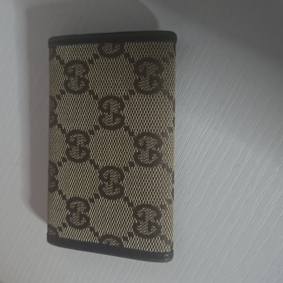 Gucci Brown & Tan Signiture GG Mono 6 Keyring Holder (EUC)(COA)✨️🖤✨️ - Picture 10 of 12